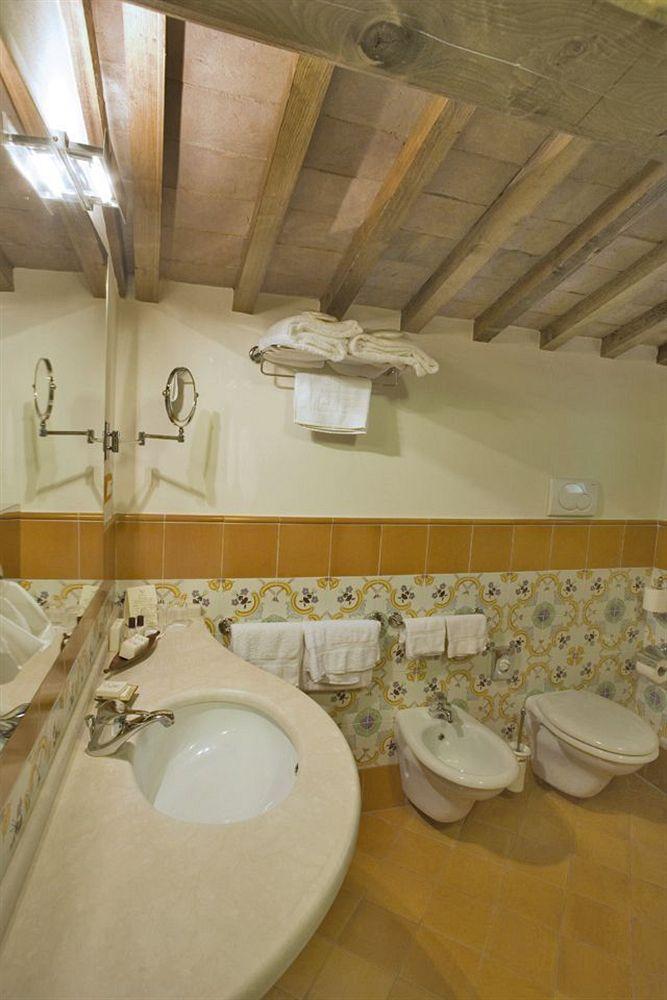 Borgo Sant'Ippolito Country Hotel Джинестра Экстерьер фото