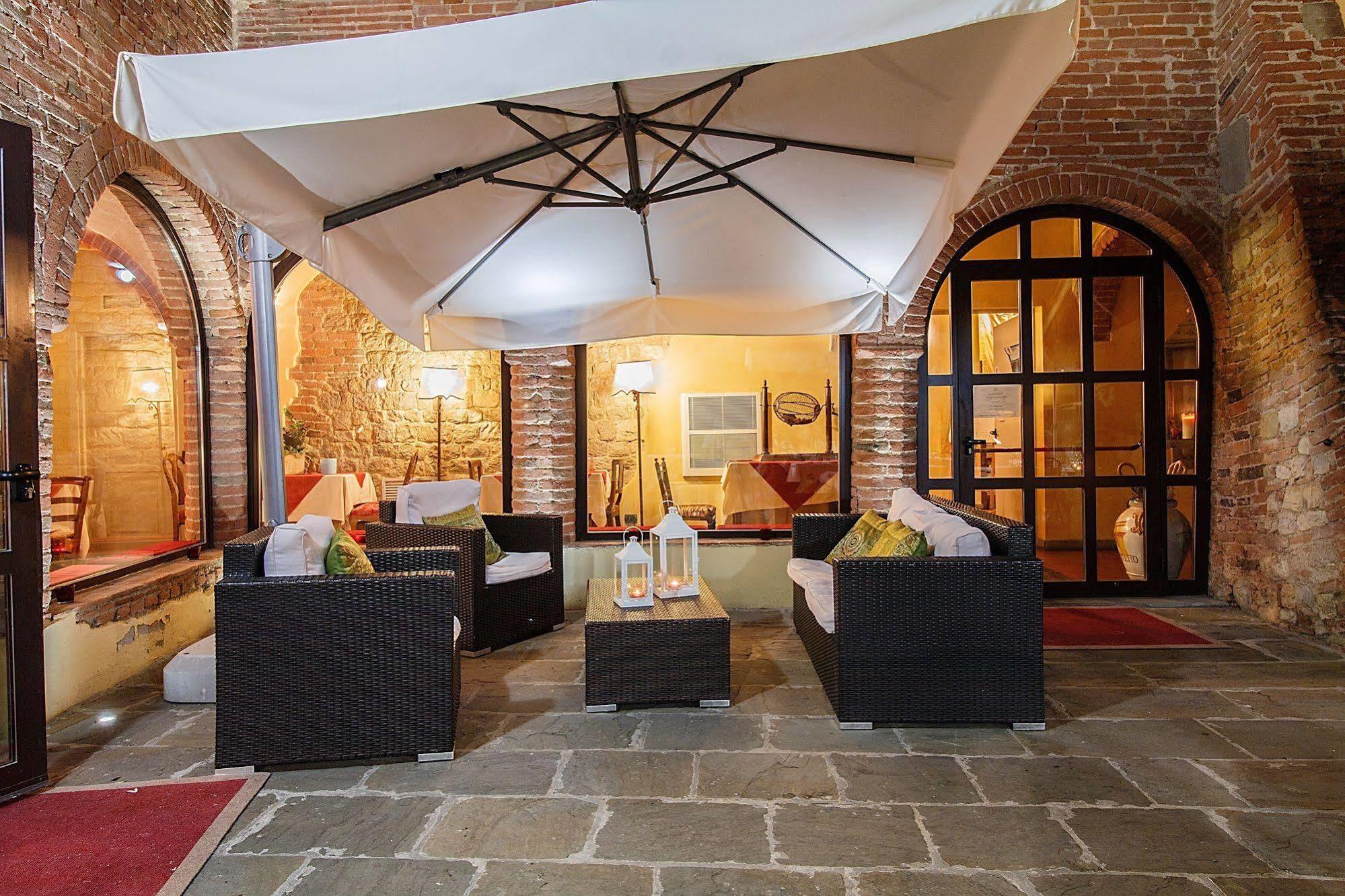 Borgo Sant'Ippolito Country Hotel Джинестра Экстерьер фото