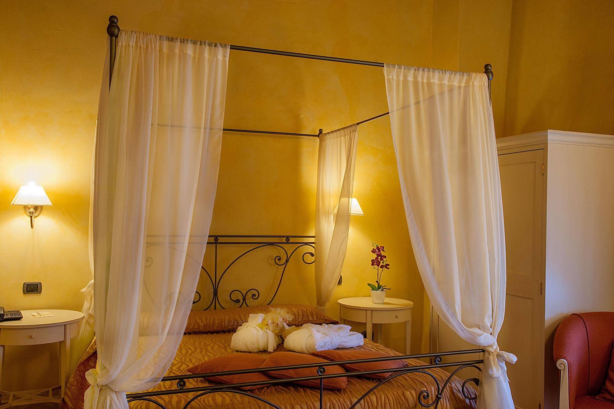 Borgo Sant'Ippolito Country Hotel Джинестра Экстерьер фото