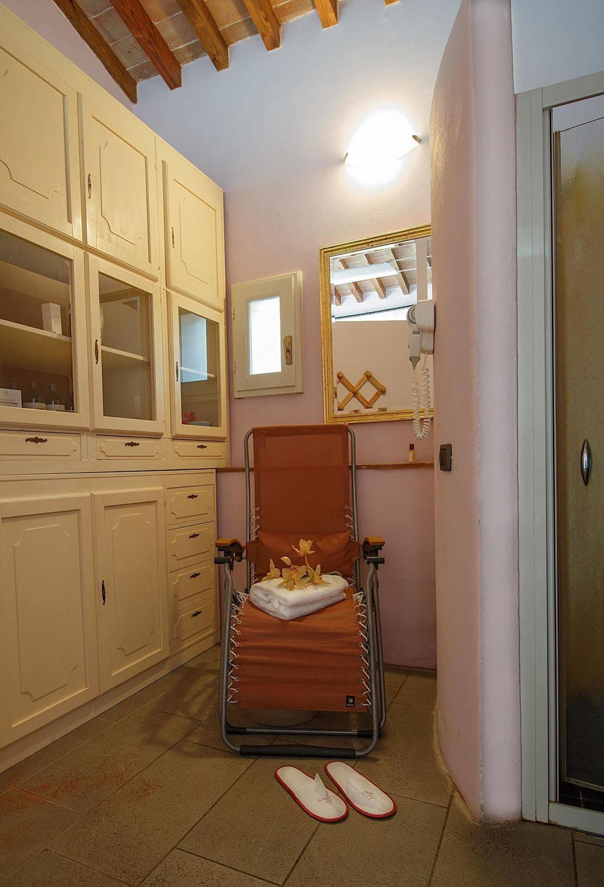 Borgo Sant'Ippolito Country Hotel Джинестра Экстерьер фото