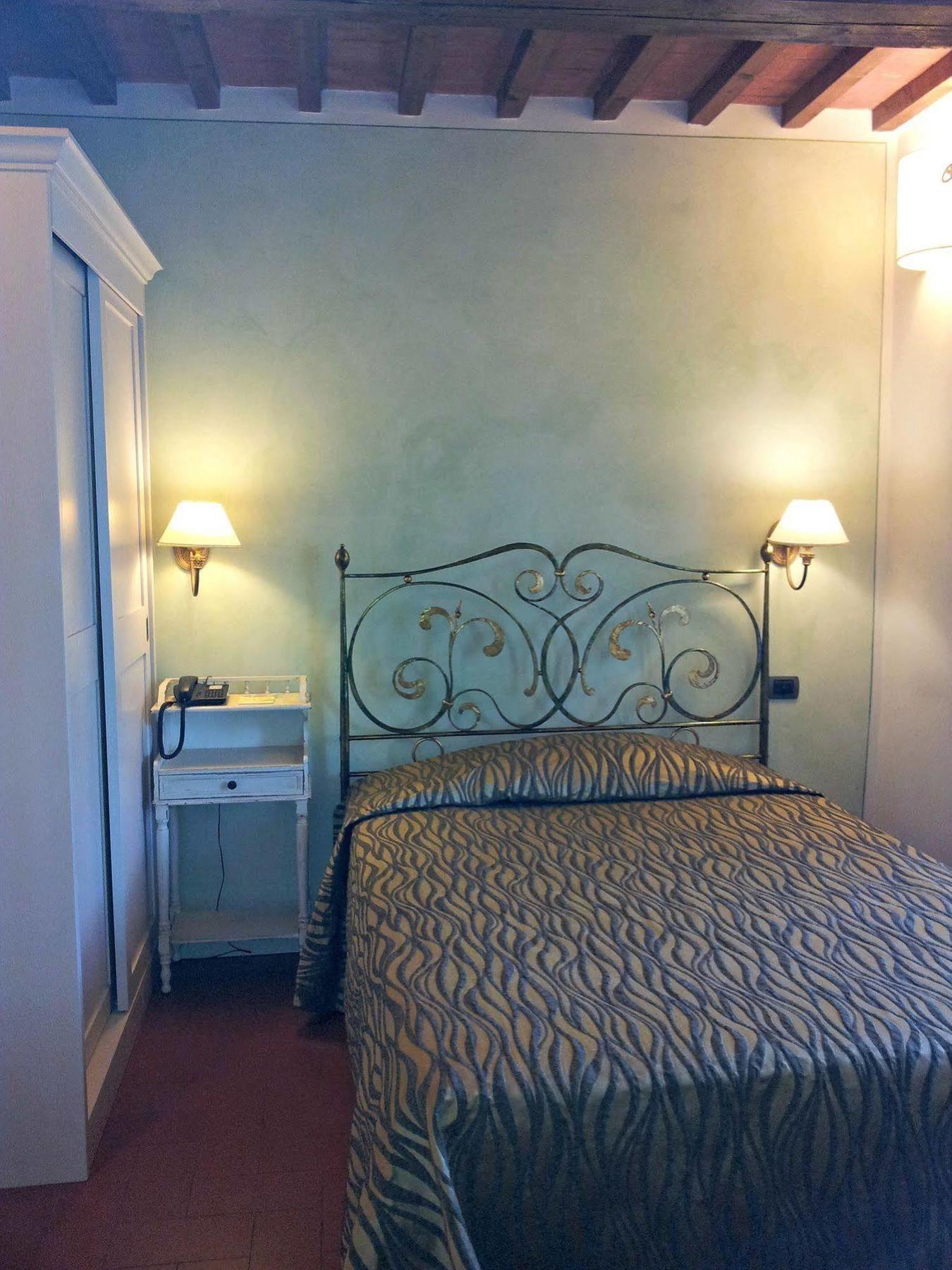 Borgo Sant'Ippolito Country Hotel Джинестра Экстерьер фото